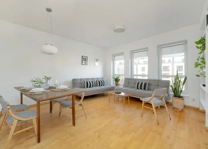 Spacious&bright With Parking By Renters Apartament *