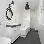 Spacious & Bright With Parking By Renters Appartement Poznań
