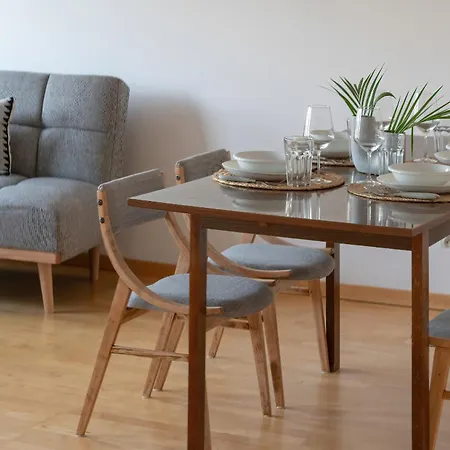 Apartment Spacious & Bright With Parking By Renters Poznan