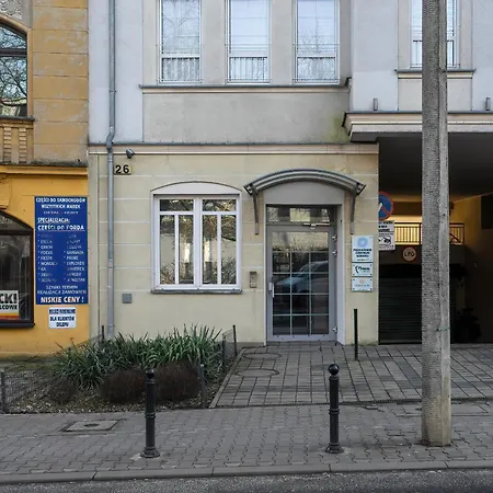 Spacious & Bright With Parking By Renters Apartman