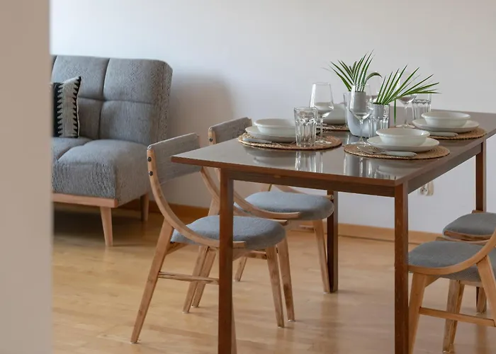 Διαμέρισμα Spacious & Bright With Parking By Renters Πόζναν